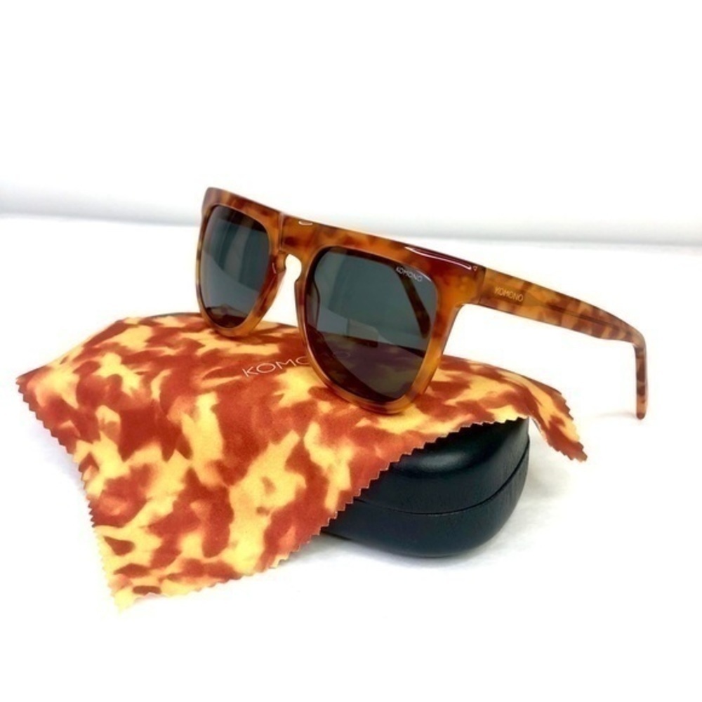 Tortoiseshell Men’s Sunglasses with Green Lenses - Picture 7 of 13